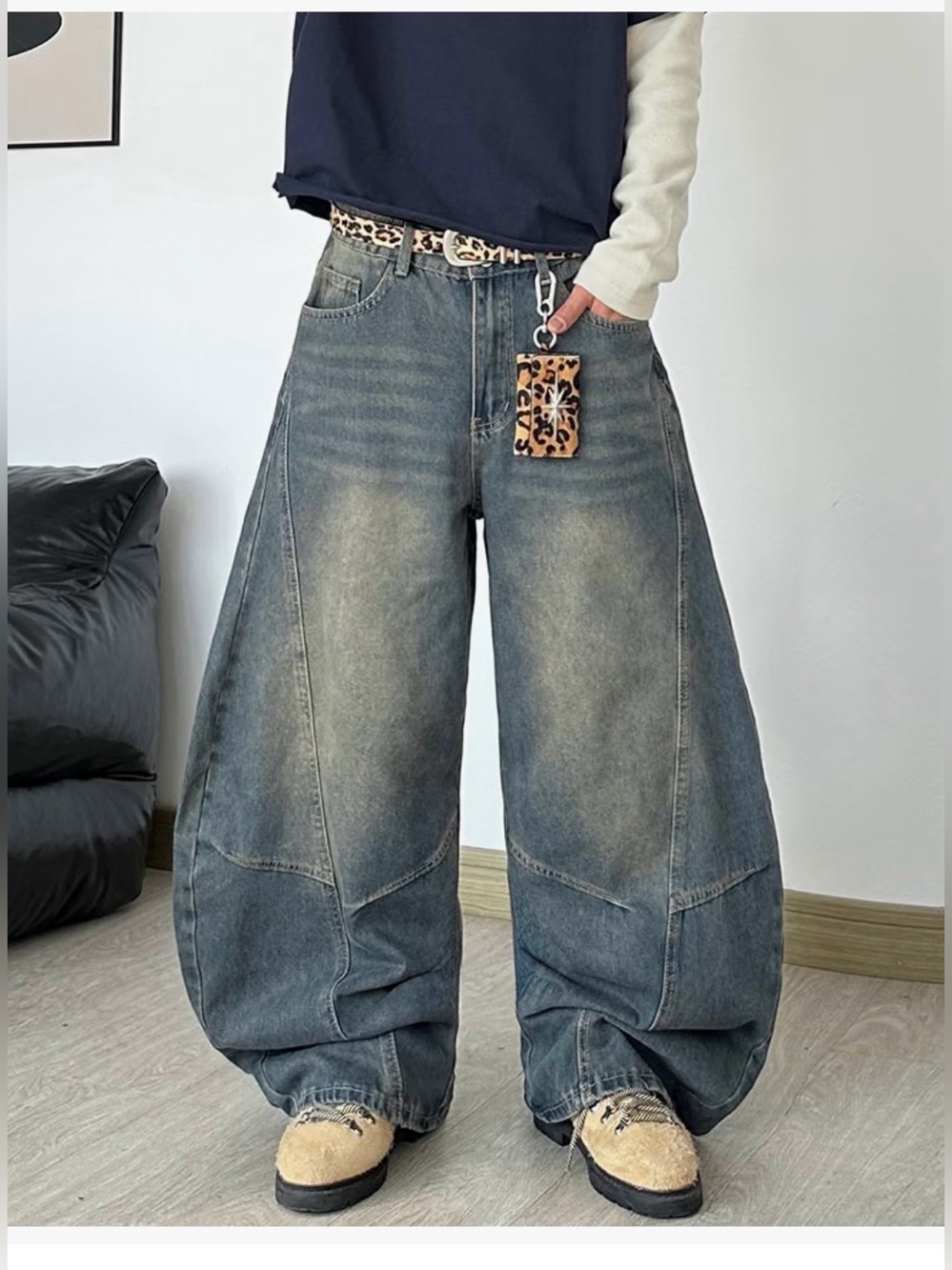Men’s Baggy Barrel Jeans Wide Leg Size Medium NWT
